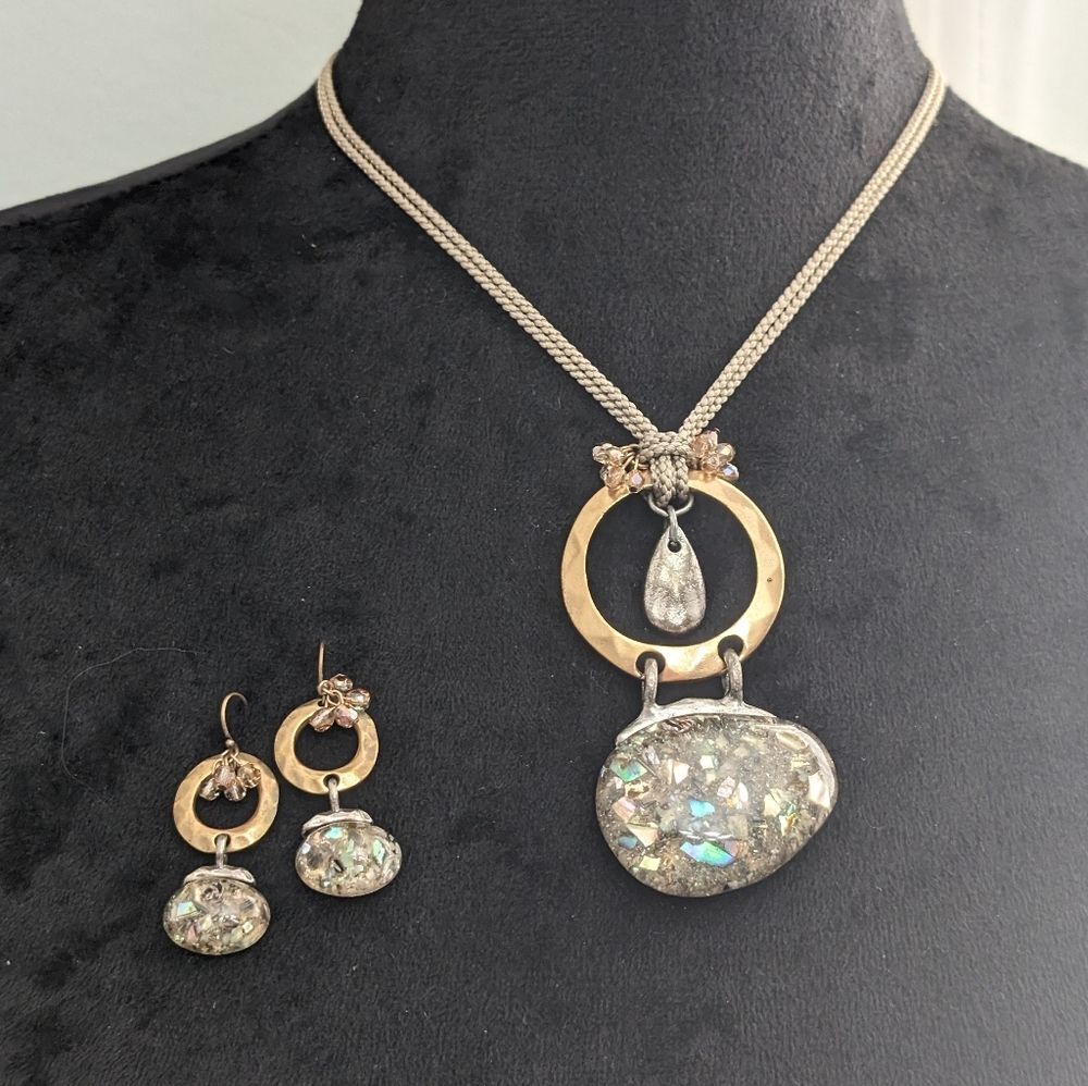 Chico's Lucite/Abalone Pendant Necklace and Earring Set Vintage